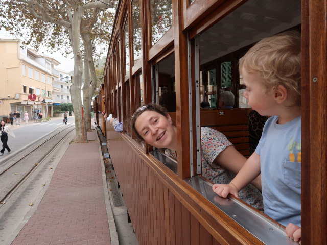 Sabine und Nils in der Tramvia de S&oacute;ller in Port de S&oacute;ller (14. Nov.)