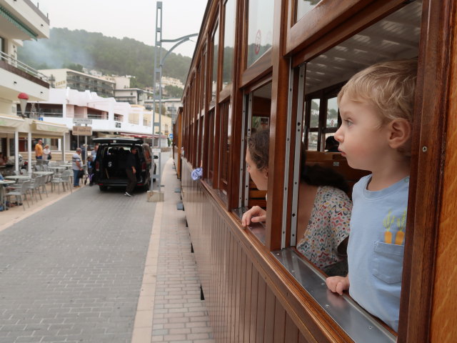Sabine und Nils in der Tramvia de S&oacute;ller in Port de S&oacute;ller (14. Nov.)