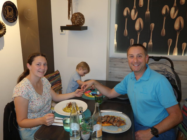 Sabine, Nils und im Restaurant Wine & Food in Palma (14. Nov.)