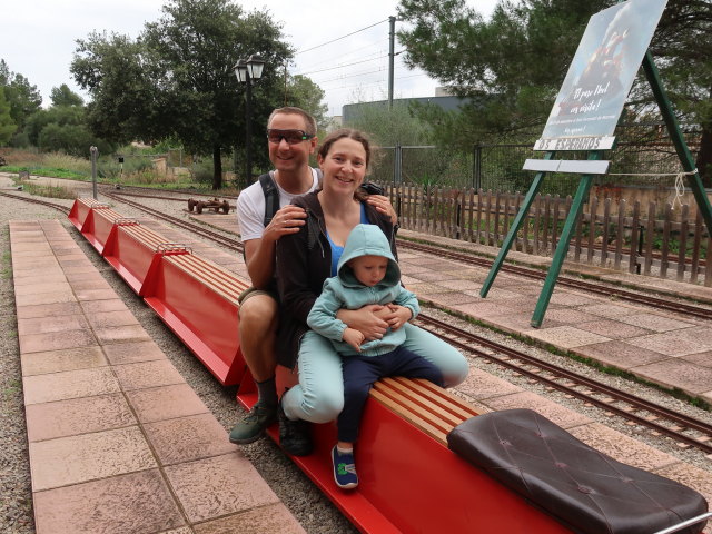 Ich, Sabine und Nils im Parc Ferroviari i Museu de les Illes Balears in Es Ca&uuml;lls (16. Nov.)
