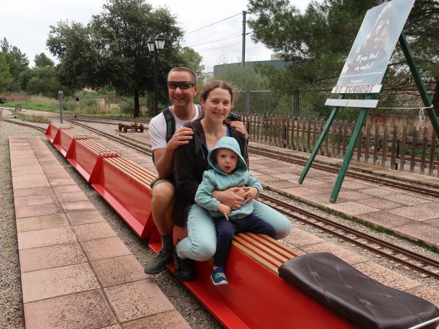 Ich, Sabine und Nils im Parc Ferroviari i Museu de les Illes Balears in Es Ca&uuml;lls (16. Nov.)