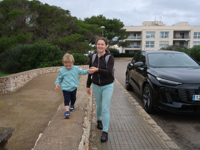 Nils und Sabine auf der Pla&ccedil;a Torre in Porto Cristo (17. Nov.)