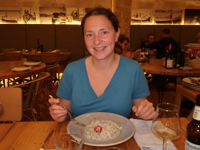 Sabine im Restaurant Bocoi in Portocolom (18. Nov.)