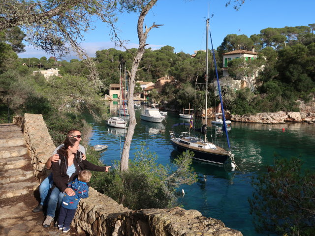 Sabine, ich und Nils in der Cal&oacute; d'En Busques in Cala Figuera (20. Nov.)