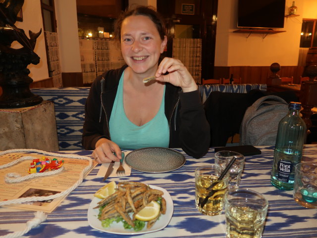 Sabine im Restaurant El Rey de La Tapa in Sineau (21. Nov.)