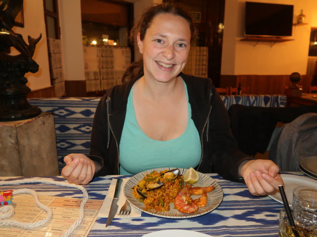 Sabine im Restaurant El Rey de La Tapa in Sineau (21. Nov.)