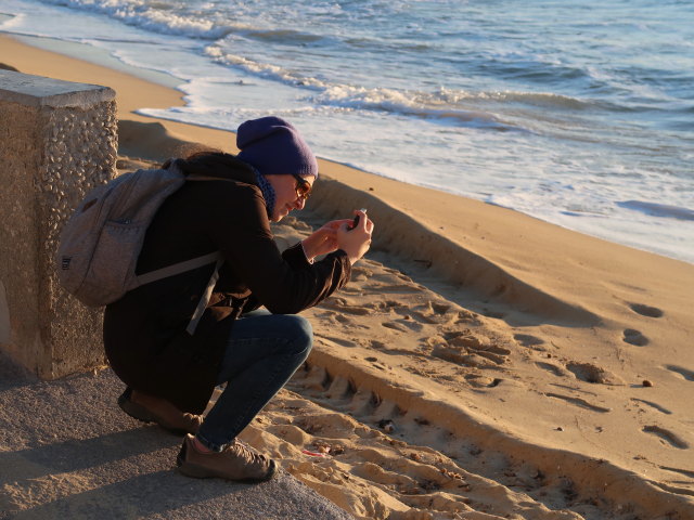 Sabine am Platja de s'Arenal in Palma (22. Nov.)