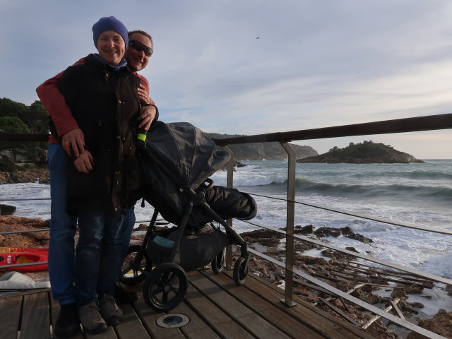 Sabine und ich in der Carrer Cala en Basset in Sant Elm (24. Nov.)