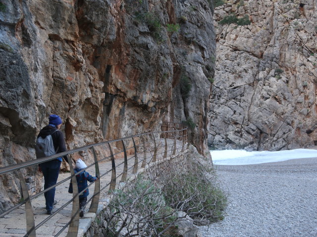 Sabine und Nils zwischen Torrent de Pareis und Port de Sa Calobra (26. Nov.)