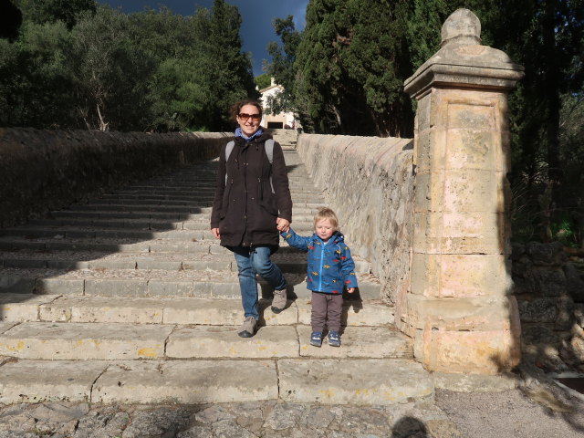 Sabine und Nils am Cami del Calvari in Pollen&ccedil;a (27. Nov.)