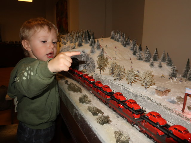 Nils in der Modellbahnausstellung Westbahnhof