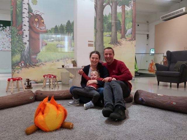 Nils, Sabine und ich in der Sonderausstellung 'Gr&uuml;ffelo & Co'