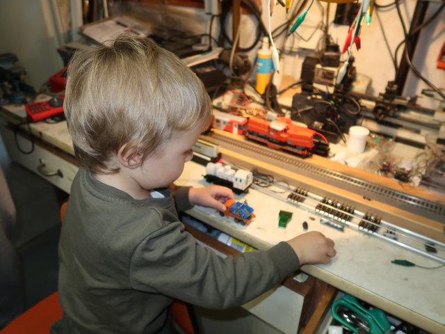 Nils im Haus meiner Eltern