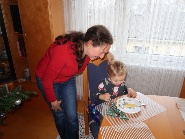 Sabine und Nils im Haus meiner Eltern (24. Dez.)
