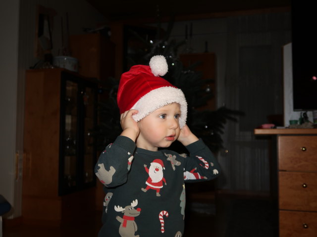 Nils im Haus meiner Eltern (24. Dez.)