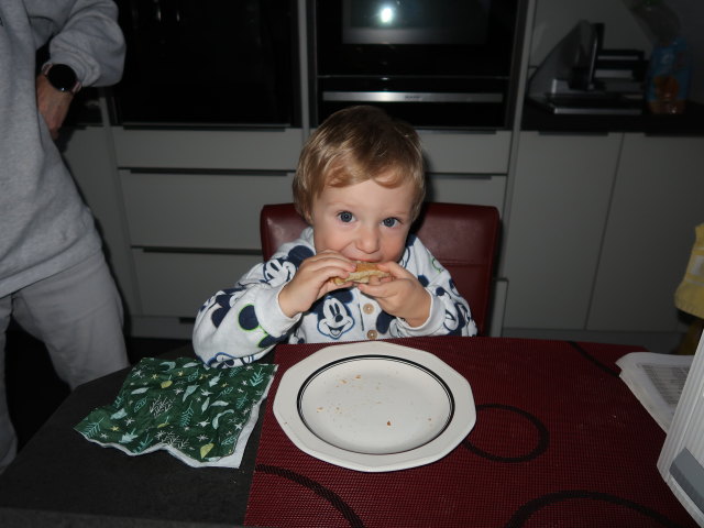 Nils im Haus meiner Eltern