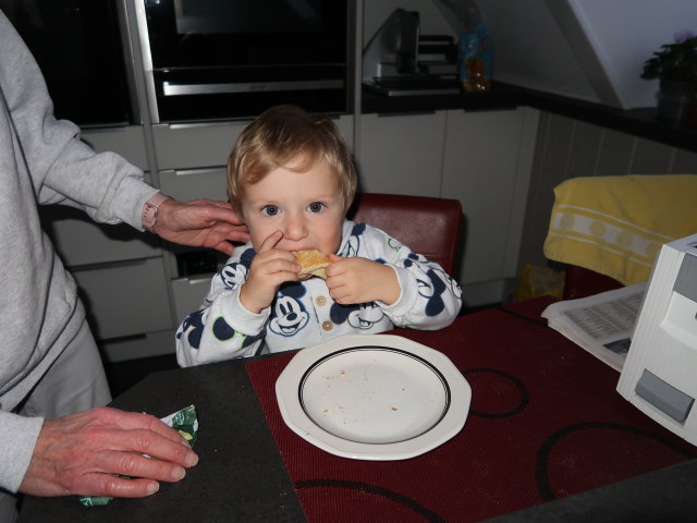 Nils im Haus meiner Eltern