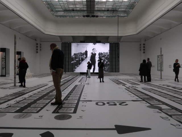 Sonderausstellung 'Helmut Lang - S&eacute;ance de Travail 1986-2005'