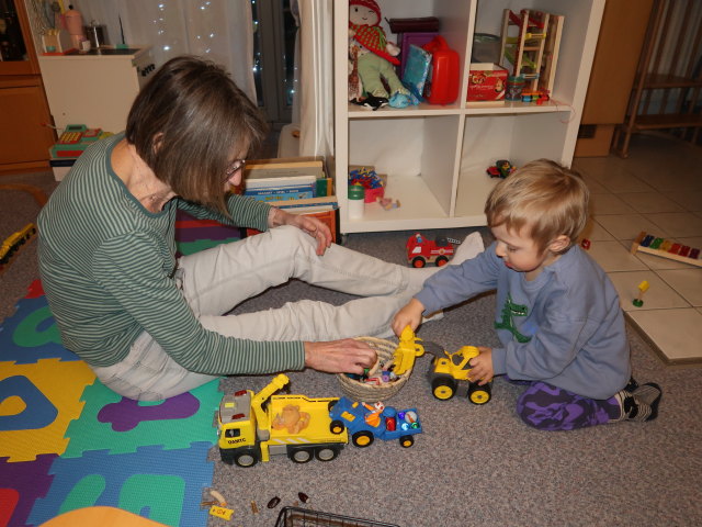 Mama und Nils in unserer Wohnung