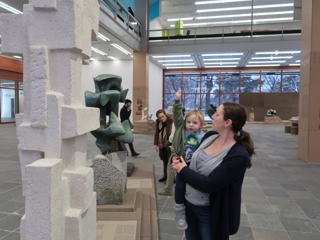 Nils und Sabine in der Ausstellung 'Wotruba International'