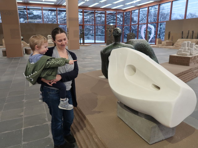 Nils und Sabine in der Ausstellung 'Wotruba International'