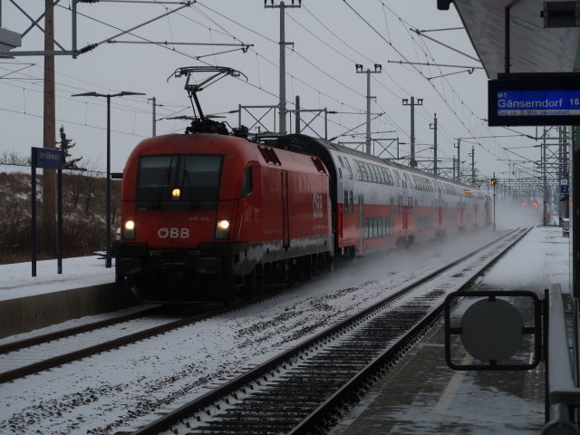 REX 2347 im Bahnhof Wien S&uuml;&szlig;enbrunn, 162 m