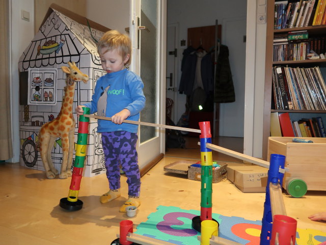 Nils in Brigittes Wohnung