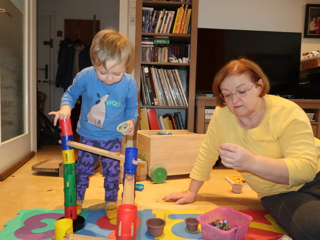 Nils und Brigitte in Brigittes Wohnung