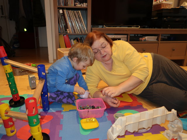Nils und Brigitte in Brigittes Wohnung