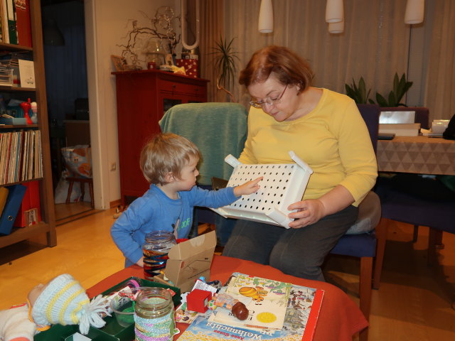 Nils und Brigitte in Brigittes Wohnung