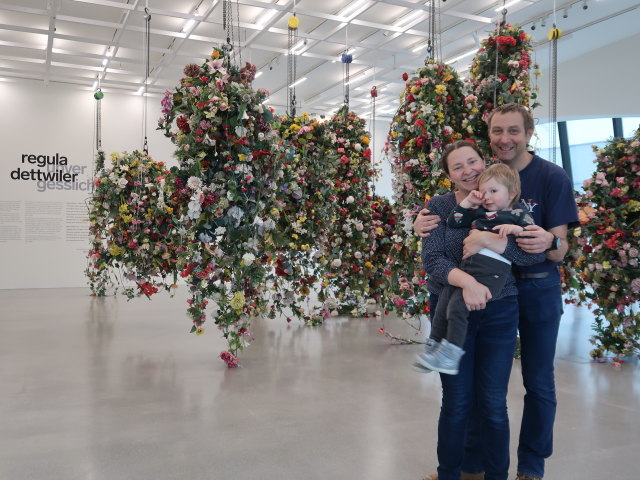 Sabine, Nils und ich in der Ausstellung 'Regula Dettwiler - Unvergesslich'