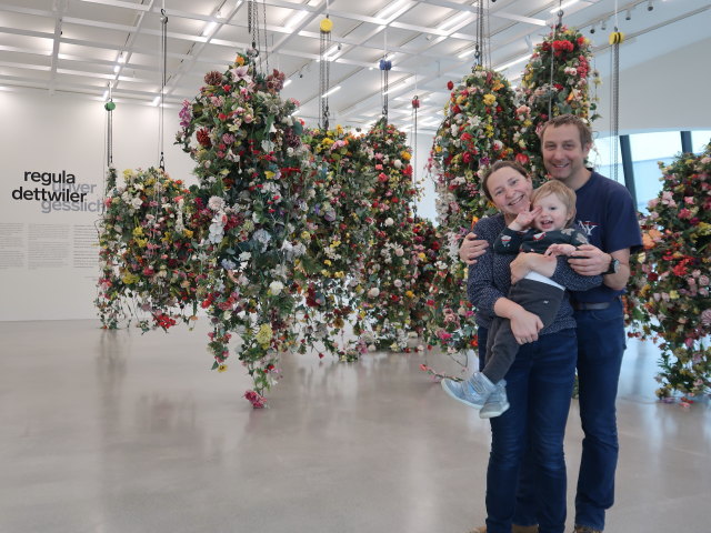 Sabine, Nils und ich in der Ausstellung 'Regula Dettwiler - Unvergesslich'