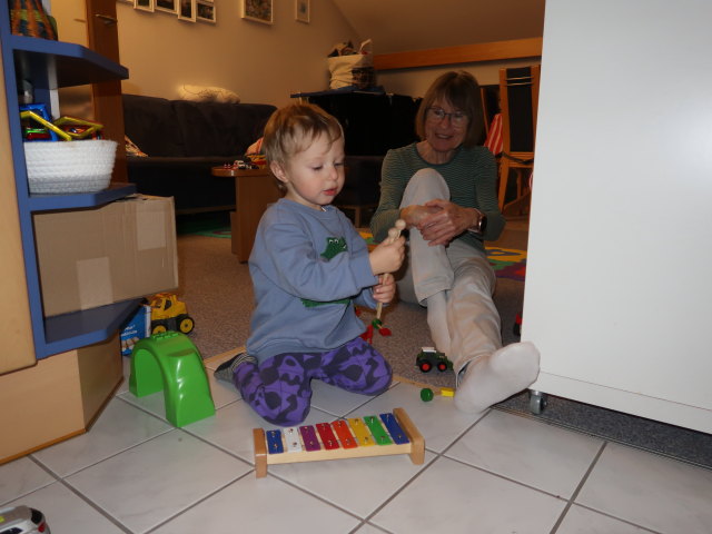 Nils und Mama in unserer Wohnung