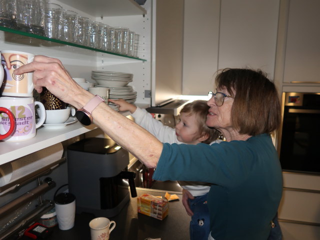 Nils und Mama im Haus meiner Eltern