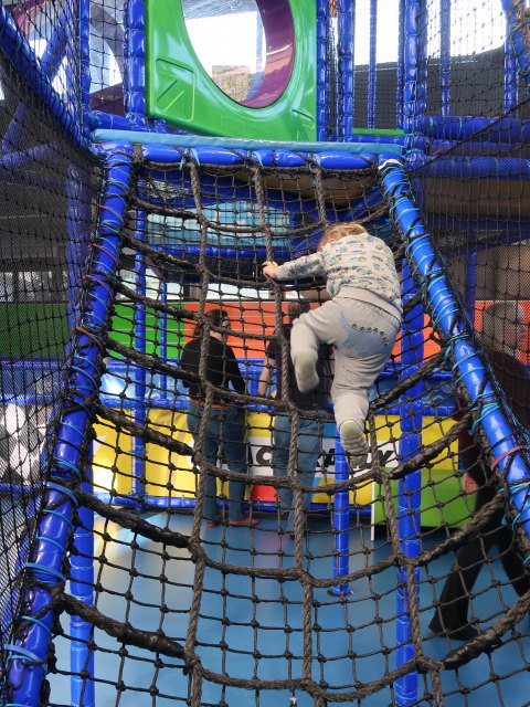 Nils im Kletterparcours
