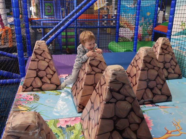 Nils im Kletterparcours