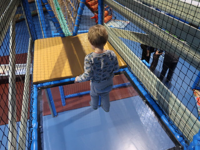 Nils im Ninja Parcours