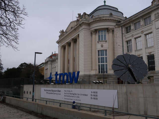 Sabine beim Technischen Museum Wien