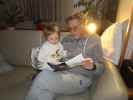 Nils und Papa im Haus meiner Eltern