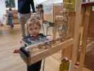Nils in der Dauerausstellung 'Musikinstrumente'