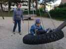 Sabine und Nils am Spielplatz in Pressbaum