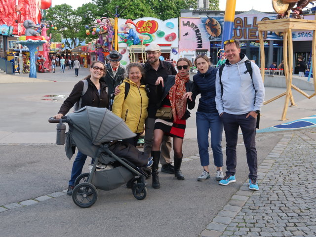 Sabine, Silvana, Markus, Julia, Klara und Peter im Prater