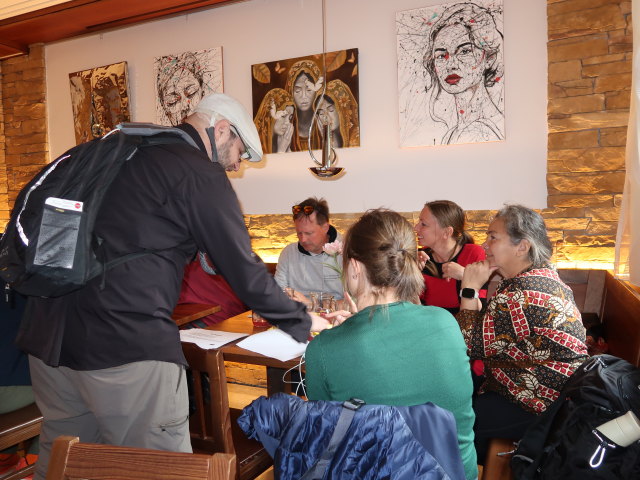 Markus, Peter, Klara, Julia und Silvana im Buschenschank Lentner