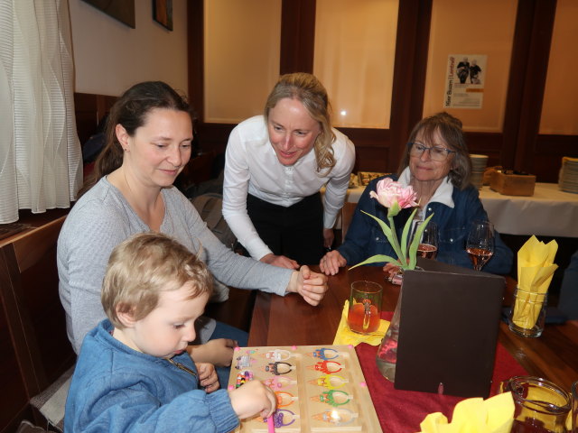 Sabine, Nils, Janna und Mama im Buschenschank Lentner