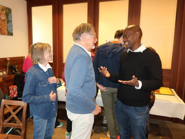 Mama, Papa und Farayi im Buschenschank Lentner