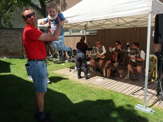 Ich und Nils in der Feuerwache S&uuml;&szlig;enbrunn