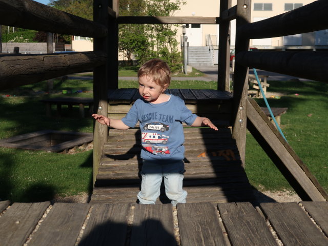 Nils am Generationenspielplatz Bad Pirawarth