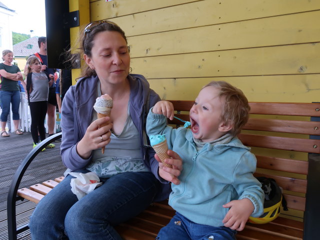 Sabine und Nils im Eissalon Lucky Ice in Pitten