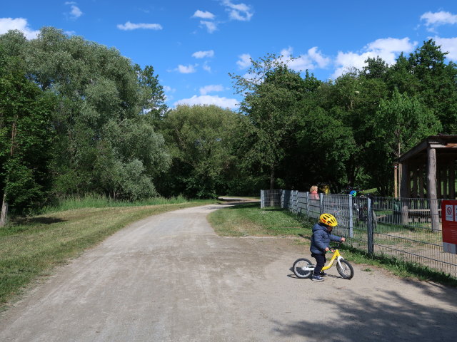 Nils beim Piraten-Spielplatz