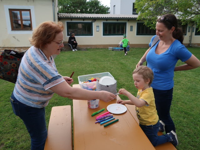 Brigitte, Nils und Sabine in der Pfarre Leopoldau